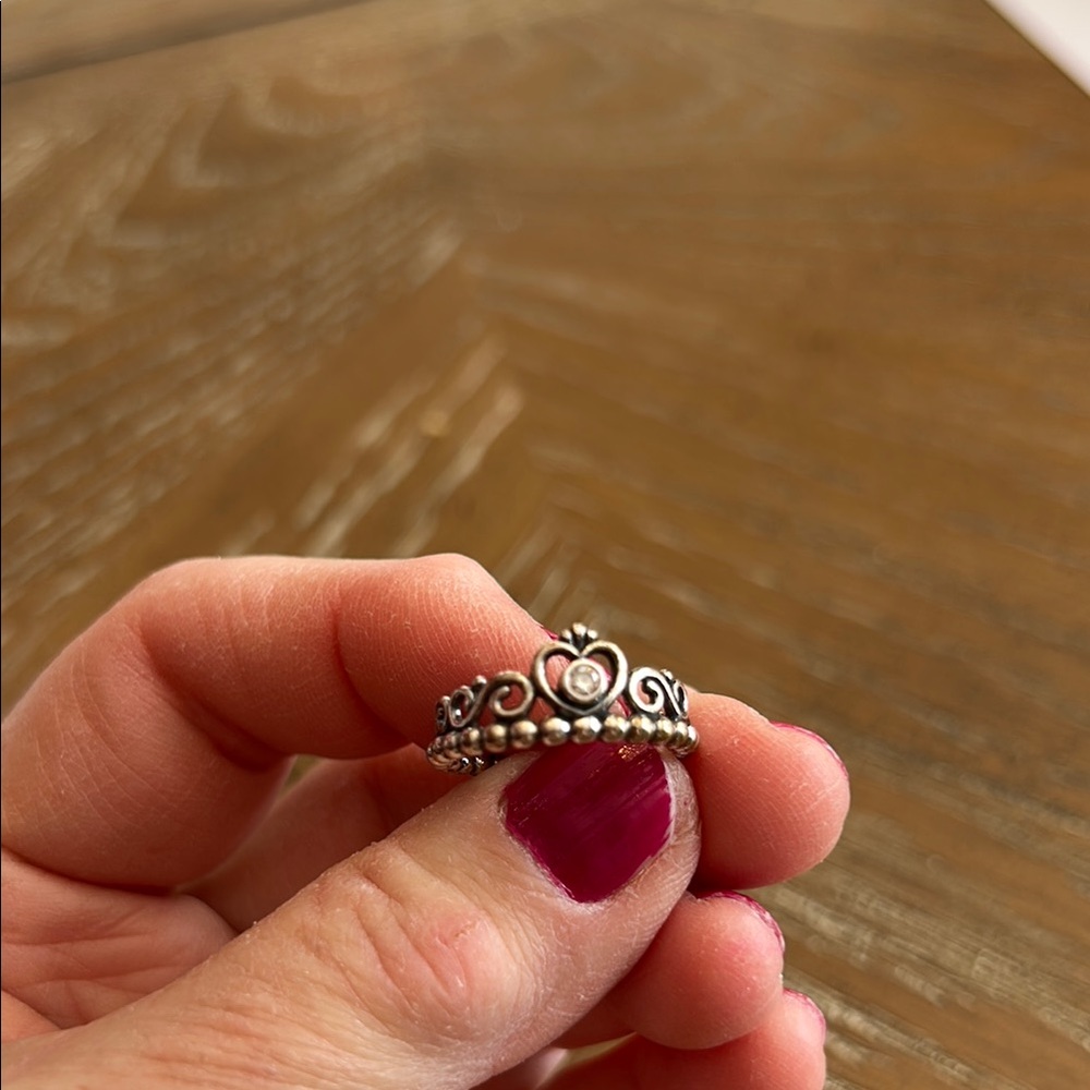 Pandora silver tiara princess ring